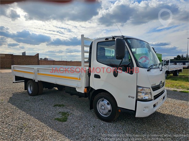 2013 HINO 300 915 Used Dropside Flatbed Trucks for sale