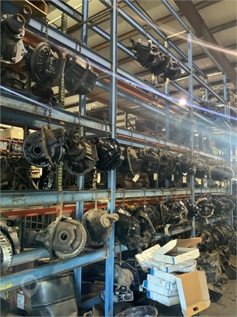 2010 SPICER, MERCEDES, MERITOR Used Differential Truck / Trailer Components for sale