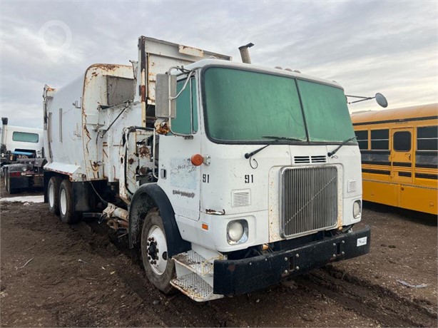 1999 VOLVO EXPEDITOR Used Door Truck / Trailer Components for sale