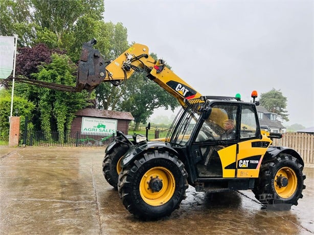 2005 CATERPILLAR TH220B Used Telehandlers for sale