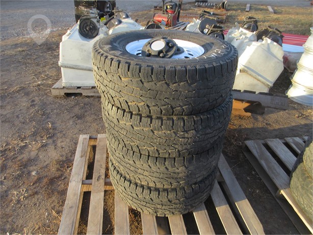 CHEVROLET 31X10.50 R15 LT 5 BOLT Used Wheel Truck / Trailer Components auction results
