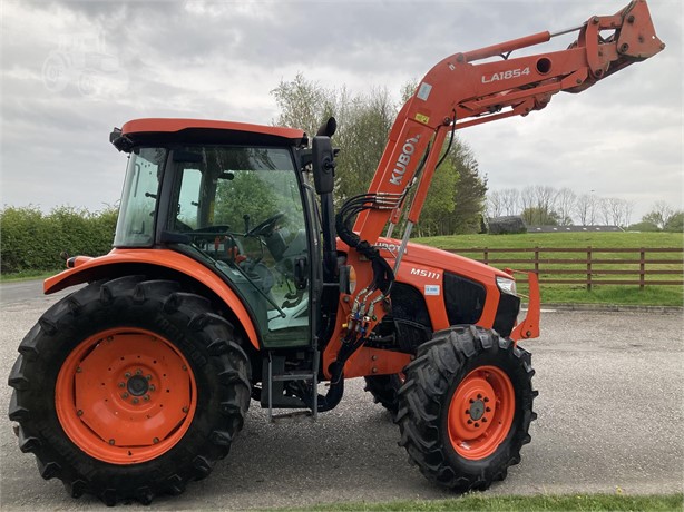 2017 KUBOTA M5-111 Used 100 HP to 174 HP Tractors for sale