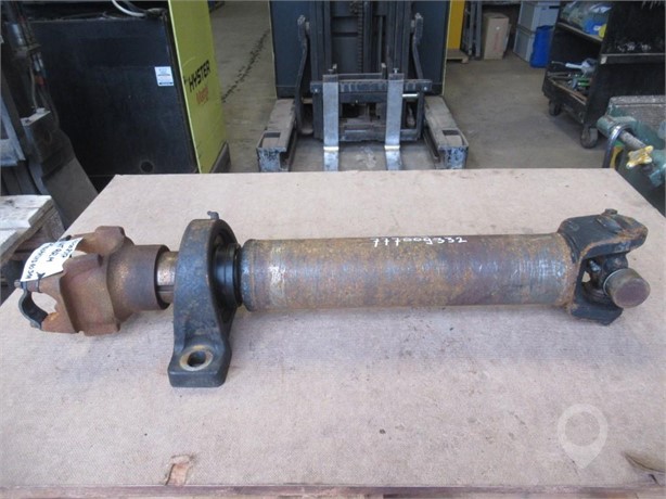 CATERPILLAR 962M - Used Drive Shaft Truck / Trailer Components for sale
