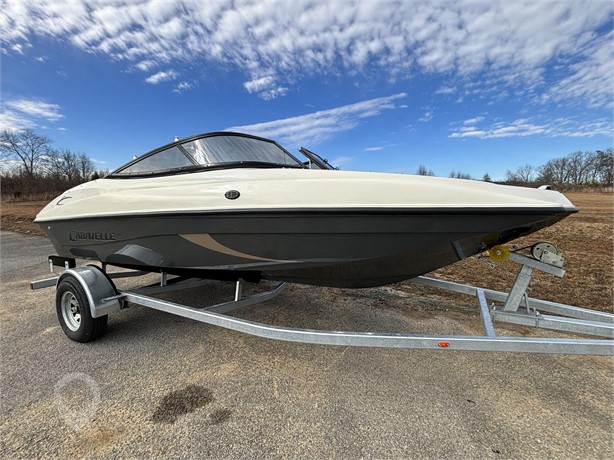 2018 CARAVELLE BOAT GROUP INTERCEPTOR CX18 Used Ski and Wakeboard Boats for sale