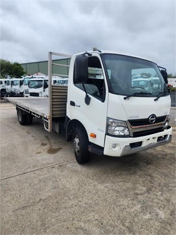 2015 HINO 300 920 Used Tray Trucks for sale