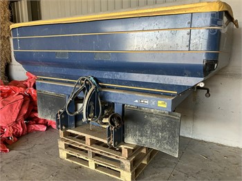 2005 KRM M2 Used 3 Point / Mounted Dry Fertiliser Spreaders for sale