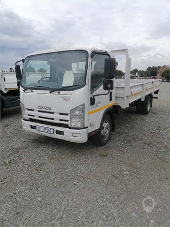 2014 ISUZU NQR Used Dropside Flatbed Trucks for sale