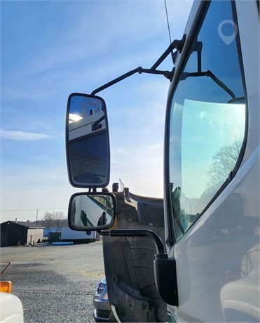 2006 HINO 238 Used Glass Truck / Trailer Components for sale