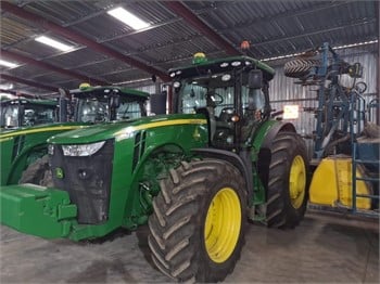 2017 JOHN DEERE 8320R Used 300 HP or Greater Tractors for sale