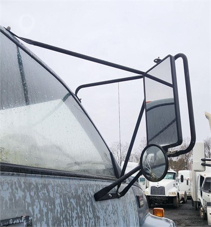 2000 GMC C6500 Used Glass Truck / Trailer Components for sale