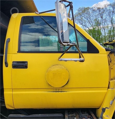 2002 CHEVROLET C7500 Used Door Truck / Trailer Components for sale