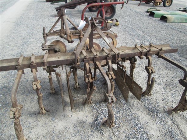 UNKNOWN 2X CULTIVATOR Used Farms Antiques for sale