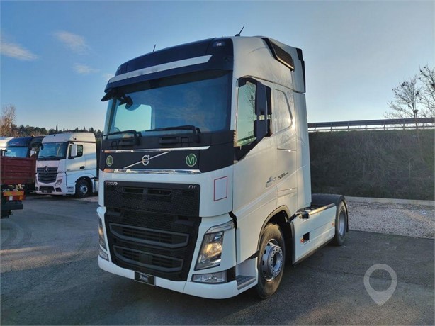 2019 VOLVO FH500 Used Box Trucks for sale