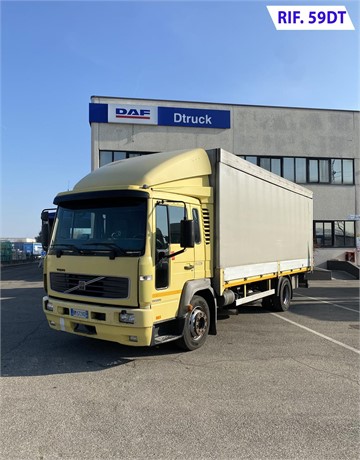 2000 VOLVO FL220 Used Curtain Side Trucks for sale