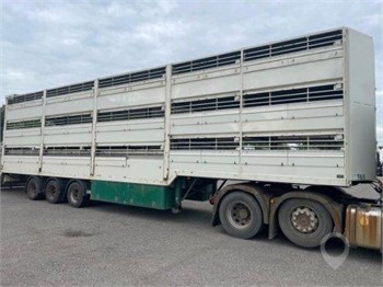 2010 HOUGHTON PARKHOUSE THREE DECK LIVESTOCK BOX Used Livestock Trailers for sale