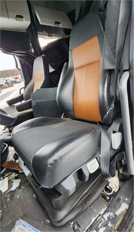 2019 FREIGHTLINER CASCADIA 126 Used Sitz LKW- / Anhängerkomponenten zum verkauf