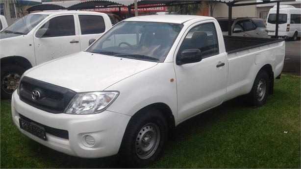 2003 TOYOTA HILUX Used Pickup Trucks for sale