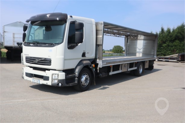 2010 VOLVO FL260 Used Curtain Side Trucks for sale