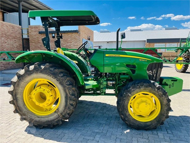 2018 JOHN DEERE 5090E Used 40 HP to 99 HP Tractors for sale
