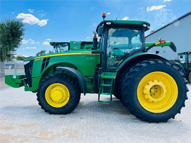 2013 JOHN DEERE 8335R Used 300 HP or Greater Tractors for sale