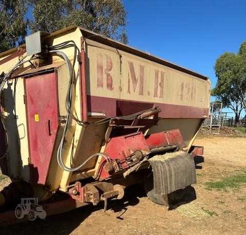 1998 R.M.H. 420 Used Feed/Mixer Wagon for sale