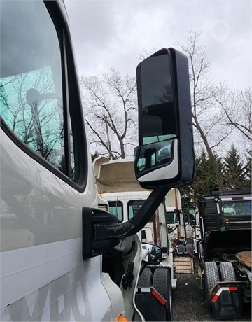 2014 FREIGHTLINER CASCADIA 113 Used Glass Truck / Trailer Components for sale