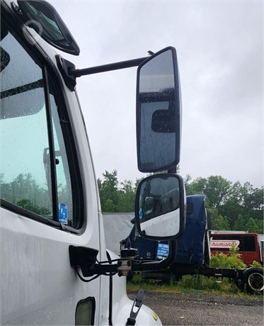 2007 FREIGHTLINER M2 112 MEDIUM DUTY Used Glass Truck / Trailer Components for sale