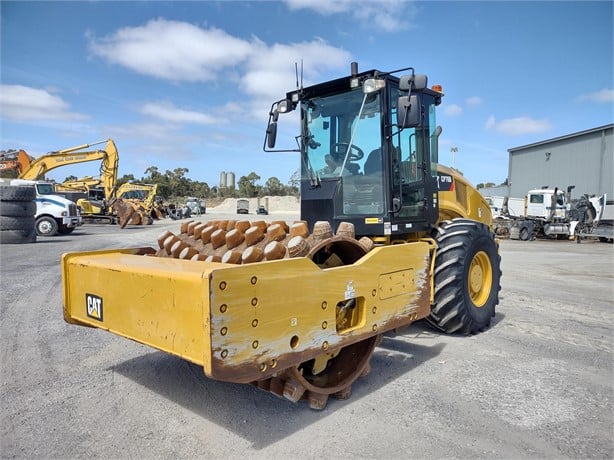 2019 CATERPILLAR CP76B Used Padfoot Rollers / Compactors for sale