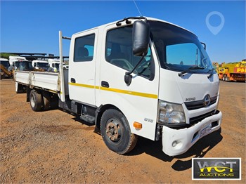 2013 HINO 300 815 Used Dropside Flatbed Trucks for sale