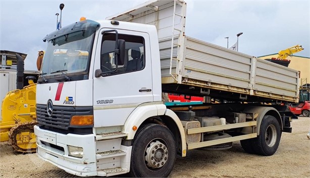 2001 MERCEDES-BENZ ATEGO 1828 Used Tipper Trucks for sale