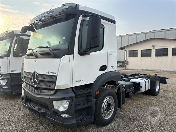 2014 MERCEDES-BENZ ANTOS 1830 Used Chassis Cab Trucks for sale