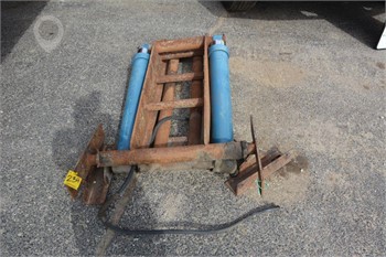 2- HYDRAULIC HOIST CYLINDERS OFF 10 WHEELER Used Other Truck / Trailer Components auction results
