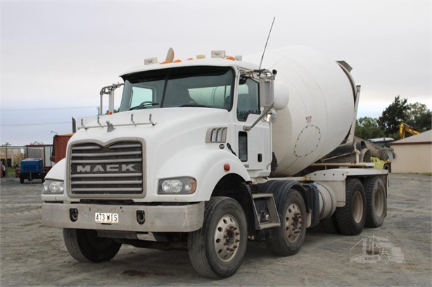 2011 MACK CSMR Used Asphalt / Concrete Trucks for sale