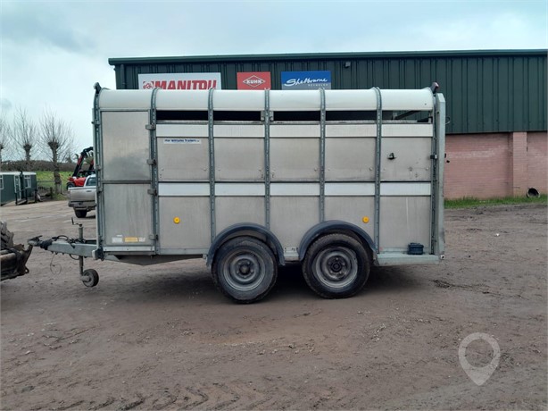 2000 IFOR WILLIAMS TA510G Used Livestock Trailers for sale