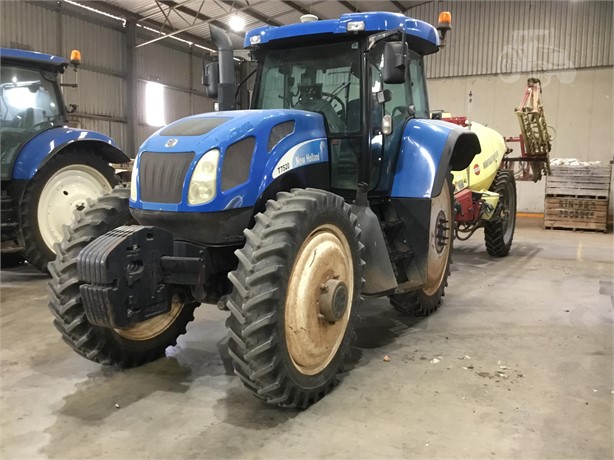 2012 NEW HOLLAND T7520 Used 100 HP to 174 HP Tractors for sale