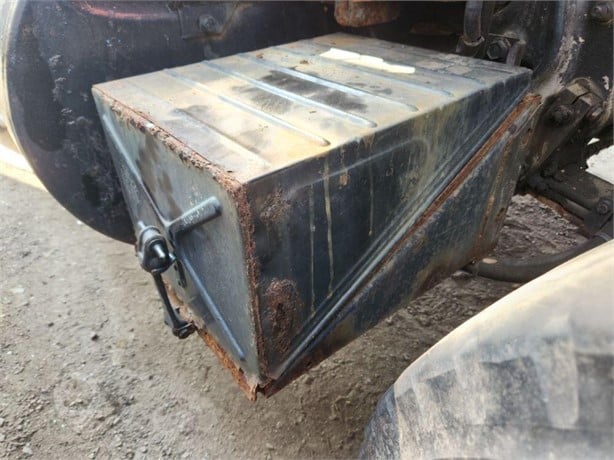 1985 MACK RD686SX Used Battery Box Truck / Trailer Components for sale