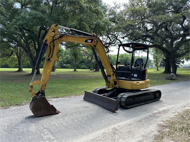 2015 CATERPILLAR 305E2 CR Used Mini (up to 12,000 lbs) Excavators for sale