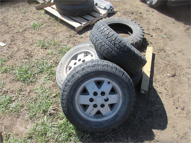 1990 CHEVROLET 6 BOLT 235/70R16 Used Wheel Truck / Trailer Components auction results