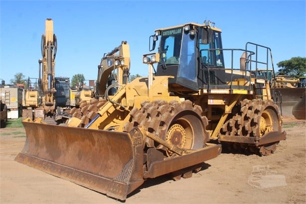 2000 CATERPILLAR 825GCP Used Padfoot Rollers / Compactors for sale