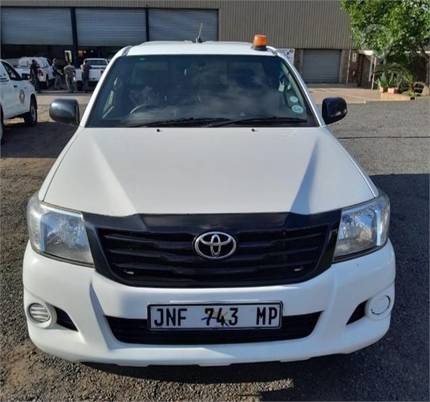 2013 TOYOTA HILUX D4D Used Pickup Trucks for sale