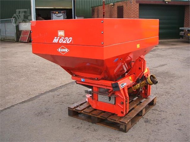 2003 KUHN MDS 932 D2 Used 3 Point / Mounted Dry Fertiliser Spreaders for sale