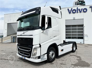 2020 VOLVO FH13.460 Used Tractor with Sleeper for sale