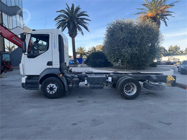 2016 VOLVO FL210 Used Chassis Cab Trucks for sale