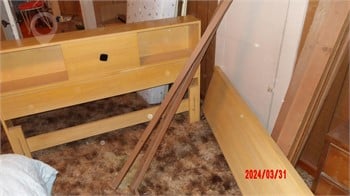 FULL SIZE BEDSTEAD Used Beds / Bedroom Sets Furniture upcoming auctions