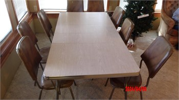TABLE & CHAIRS Used Other Furniture for sale
