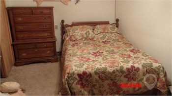 QUEEN SIZE BEDROOM SET Used Beds / Bedroom Sets Furniture upcoming auctions