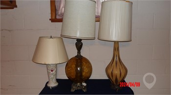 3 VINTAGE TABLE LAMPS Used Lamps Household Lighting Personal Property / Household items upcoming auctions