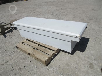PICKUP TOOL BOX FULL SIZE OVER THE RAIL Used Tool Box Truck / Trailer Components upcoming auctions