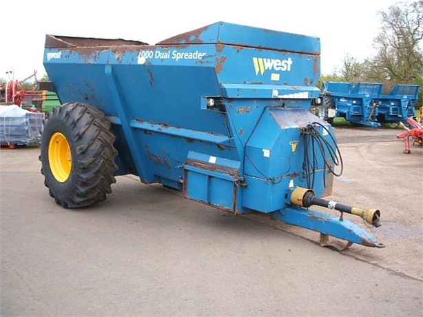 2006 WEST DUAL 2000 Used Dry Manure Spreaders for sale