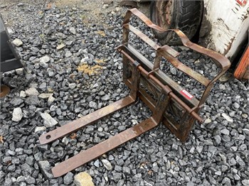 MINI SKID LOADER QUICK ATTACH 30" PALLET FORKS Used Other upcoming auctions